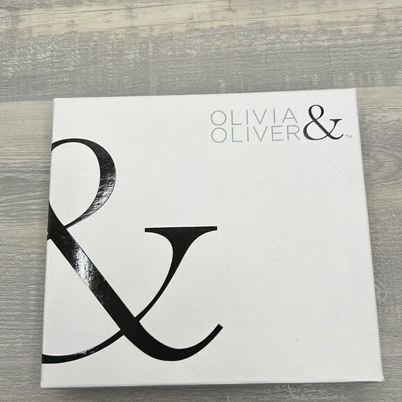 Olivia &Oliver Polished Silver Finish Mr. & Mrs. cake topper EUC - Picture 9 of 9